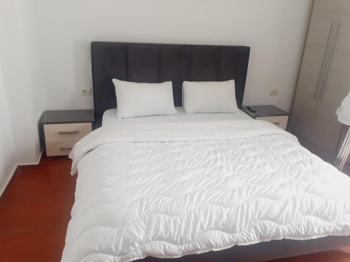 Anxhelos Hotel Himarë Extérieur photo