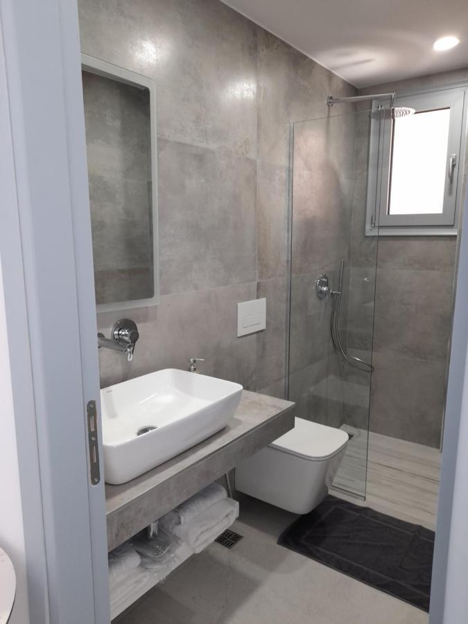 Anxhelos Hotel Himarë Extérieur photo