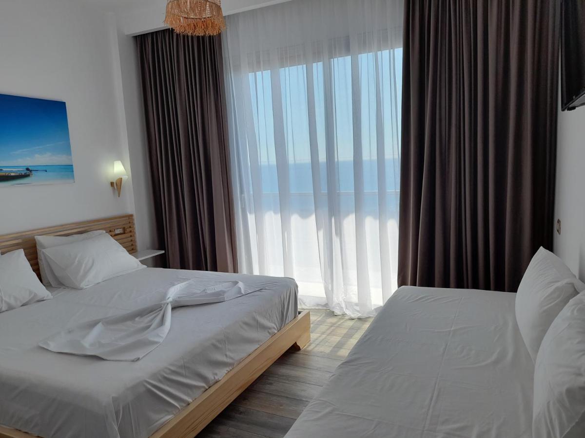 Anxhelos Hotel Himarë Extérieur photo